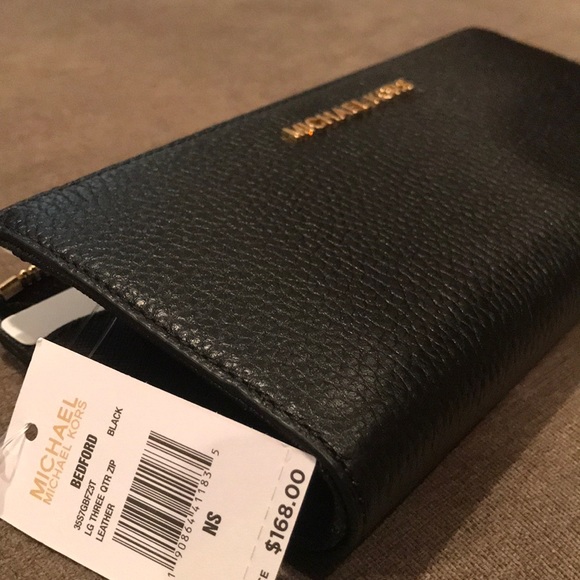 Michael Kors Wallet - Picture 6 of 6